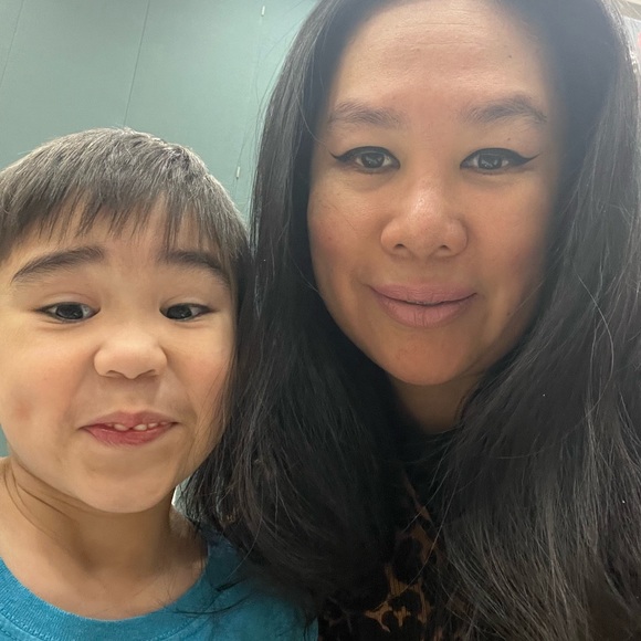 Meet your Posher, Glam On Demand - Picture 3 of 16